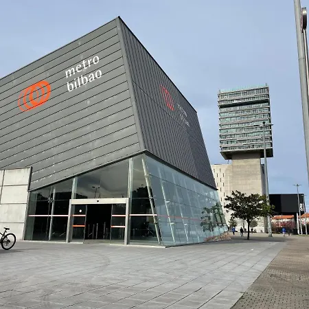 Gran Bilbao XI With Parking By Aston Rentals Barakaldo Exterior photo